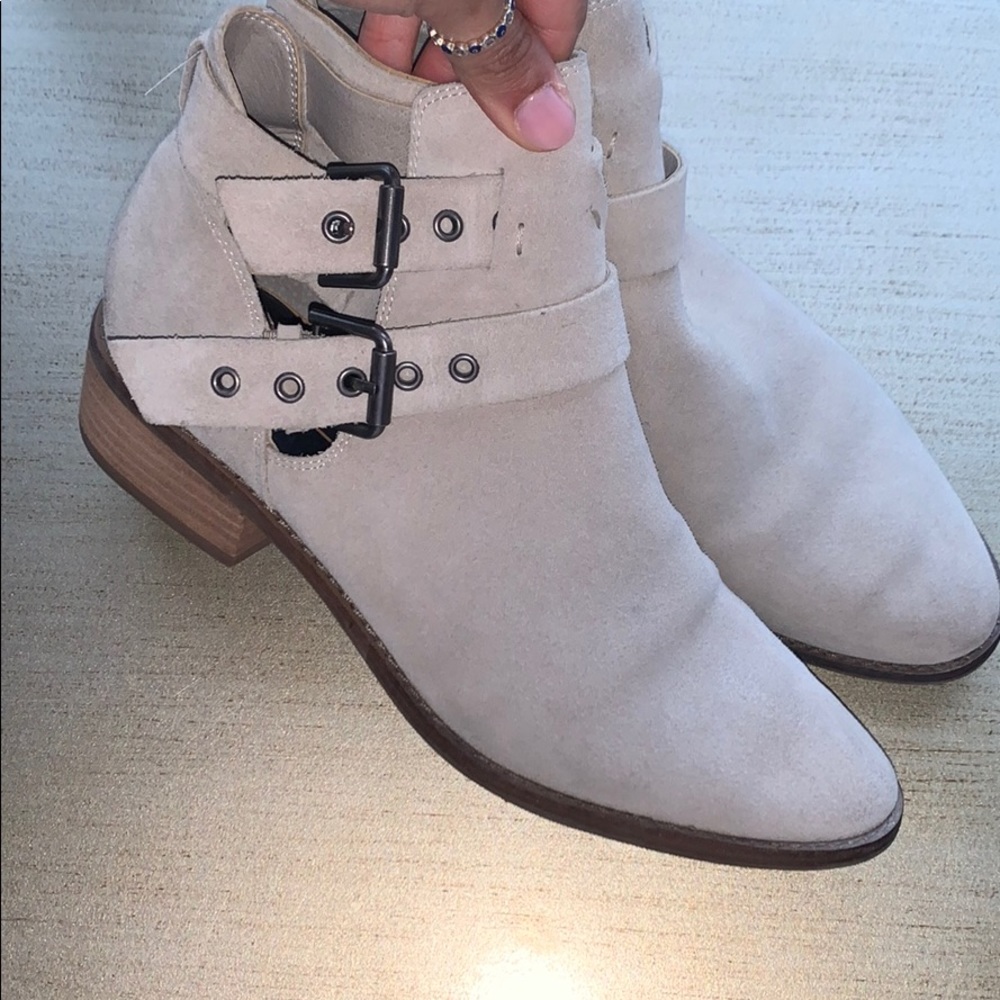 Dolce Vita Booties